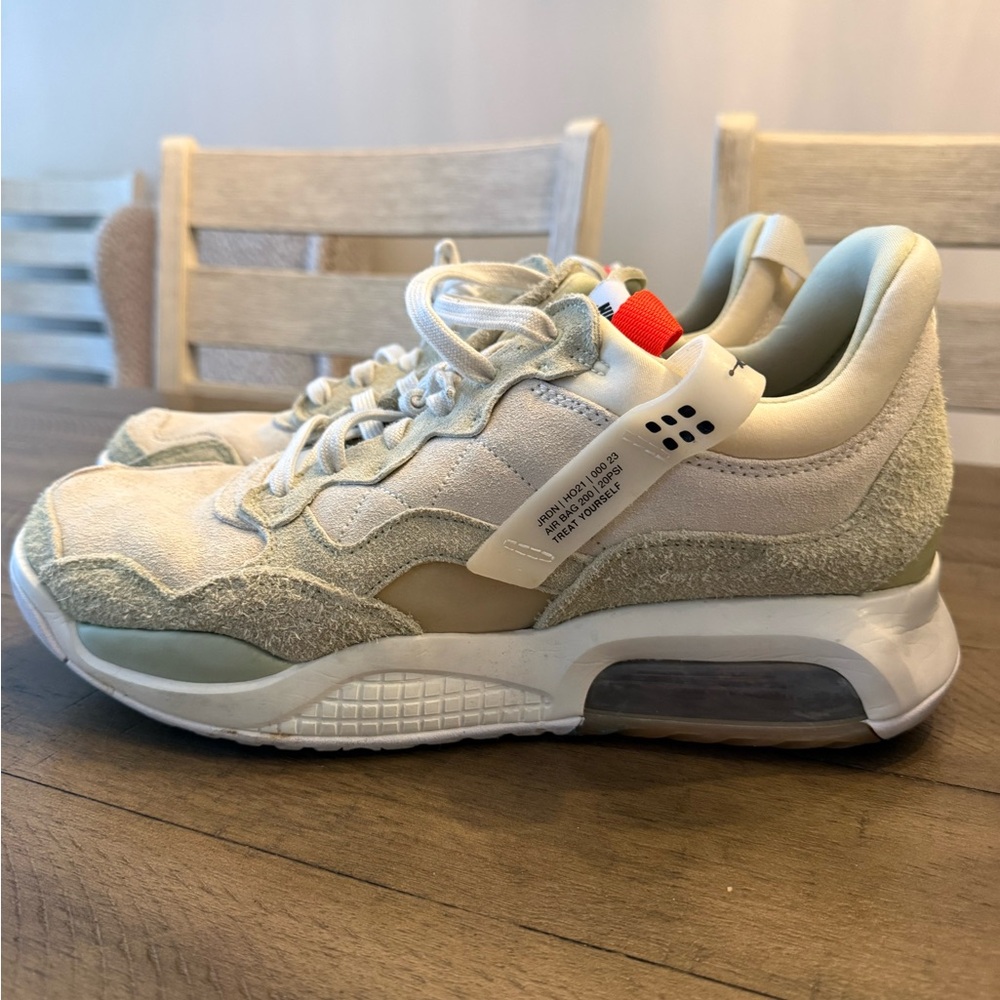 Jordan Sneakers in Cream and White